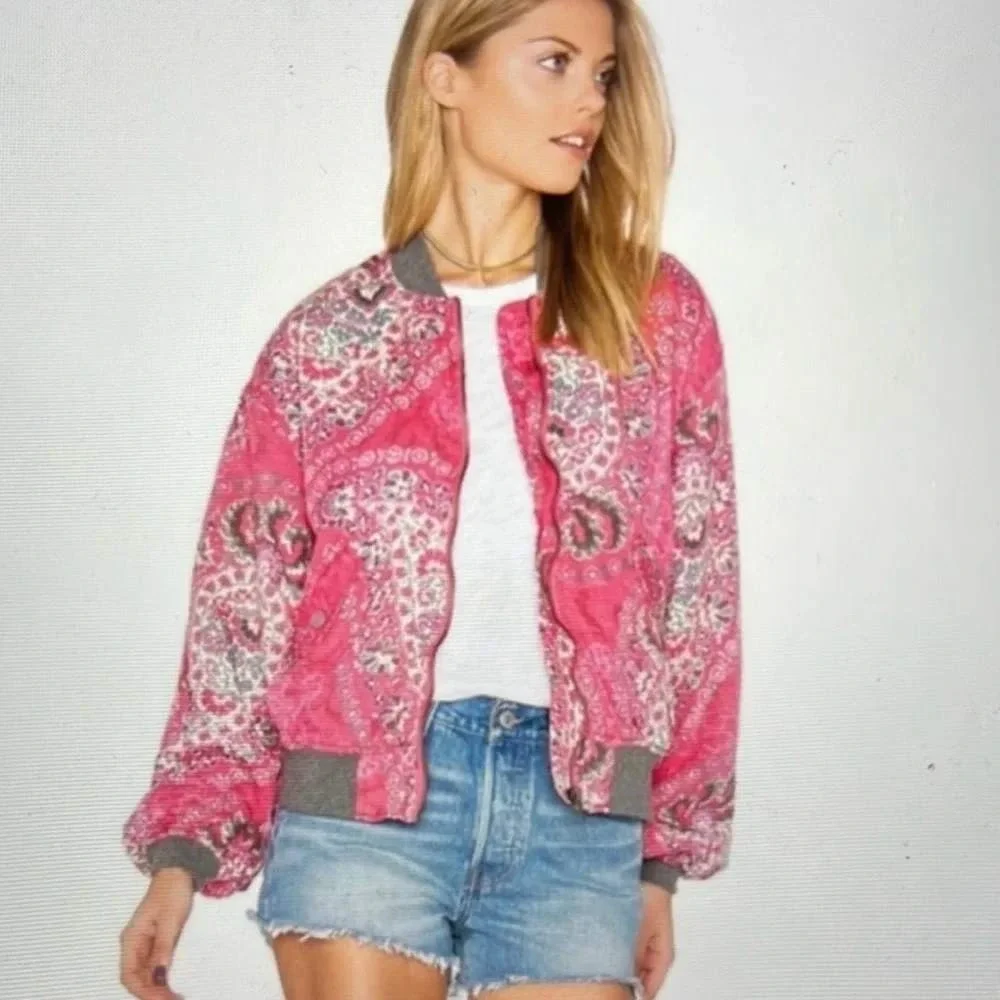 Free People Daytrip Bomber Jacket Sz L Pink Paisley Boho Floral Quilted Zip Up